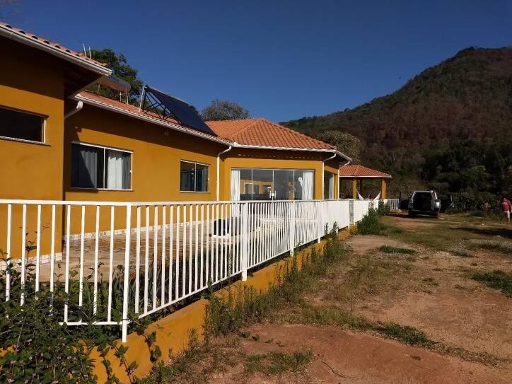 Fazenda à venda com 7 quartos, 450m² - Foto 1